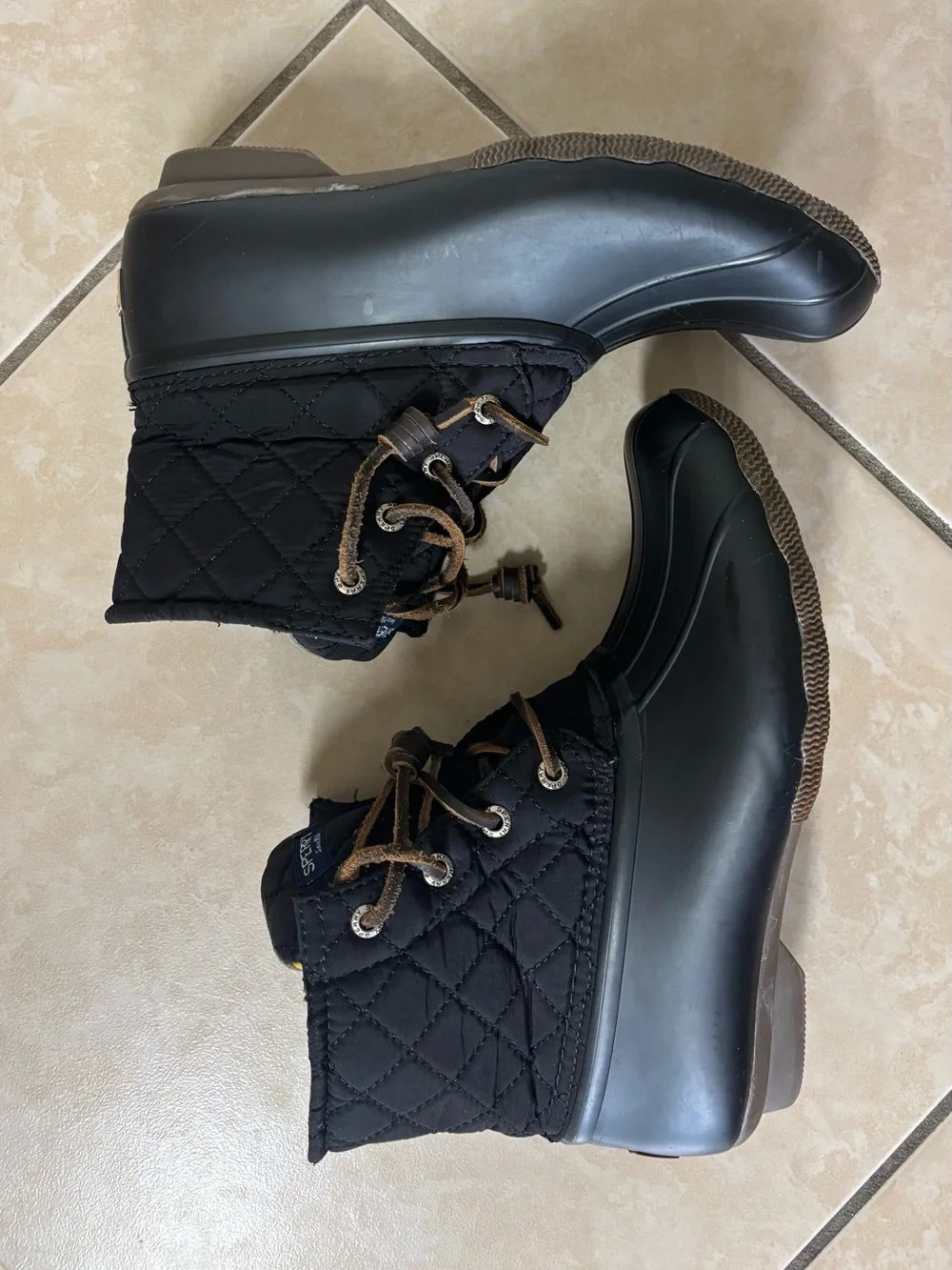 Women’s Sperry Black Quilted Lace-Up Duck Boots Size 7.5